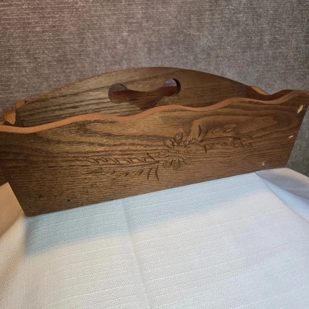 Vintage Style Wood Caddy Scalloped Edge Etched Floral Handle Organizer Box